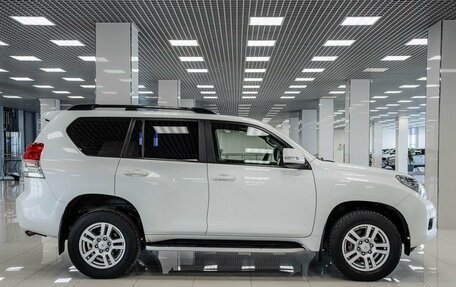 Toyota Land Cruiser Prado 150 рестайлинг 2, 2013 год, 3 136 000 рублей, 6 фотография