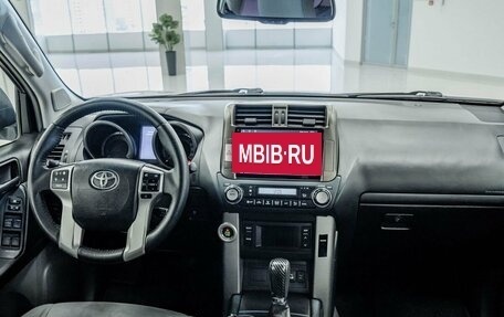 Toyota Land Cruiser Prado 150 рестайлинг 2, 2013 год, 3 136 000 рублей, 15 фотография