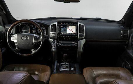 Toyota Land Cruiser 200, 2015 год, 4 779 000 рублей, 22 фотография