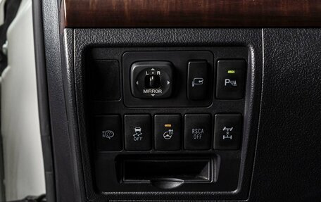 Toyota Land Cruiser 200, 2015 год, 4 779 000 рублей, 24 фотография