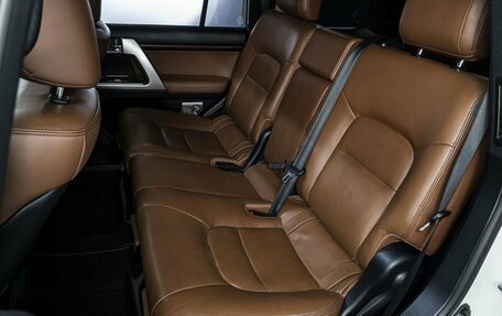 Toyota Land Cruiser 200, 2015 год, 4 779 000 рублей, 17 фотография