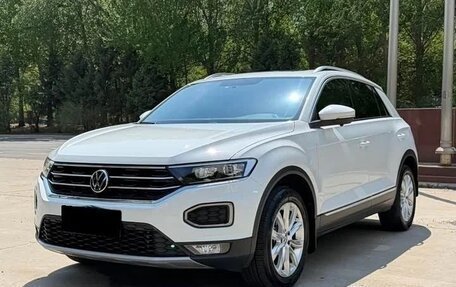 Volkswagen T-Roc I, 2022 год, 1 870 000 рублей, 3 фотография