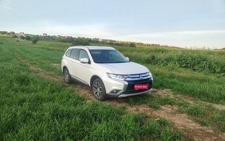Mitsubishi Outlander III рестайлинг 3, 2015 год, 1 520 000 рублей, 1 фотография