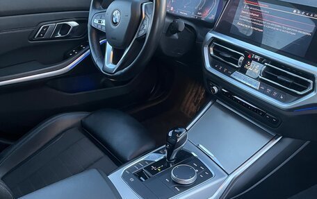 BMW 3 серия, 2019 год, 3 750 000 рублей, 12 фотография