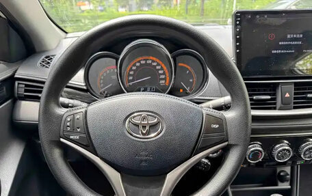 Toyota Yaris XP150 рестайлинг, 2022 год, 1 370 000 рублей, 11 фотография