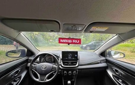 Toyota Yaris XP150 рестайлинг, 2022 год, 1 370 000 рублей, 9 фотография