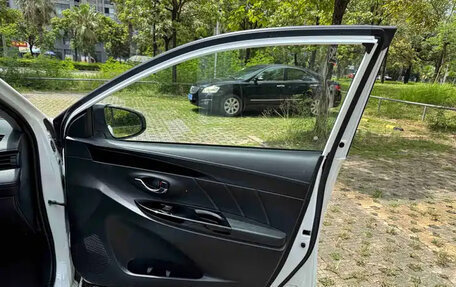 Toyota Yaris XP150 рестайлинг, 2022 год, 1 370 000 рублей, 25 фотография