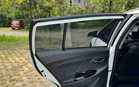 Toyota Yaris XP150 рестайлинг, 2022 год, 1 370 000 рублей, 27 фотография