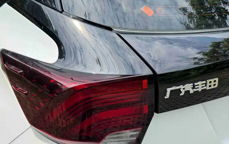 Toyota Yaris XP150 рестайлинг, 2022 год, 1 370 000 рублей, 28 фотография