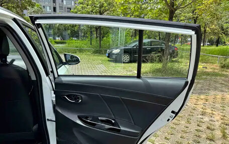 Toyota Yaris XP150 рестайлинг, 2022 год, 1 370 000 рублей, 30 фотография