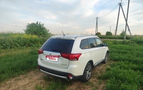 Mitsubishi Outlander III рестайлинг 3, 2015 год, 1 520 000 рублей, 5 фотография