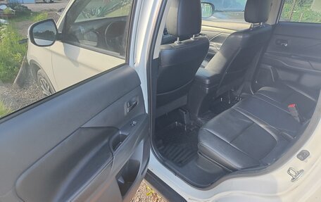 Mitsubishi Outlander III рестайлинг 3, 2015 год, 1 520 000 рублей, 16 фотография