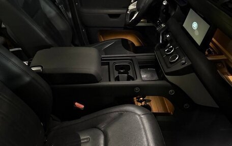 Land Rover Defender II, 2021 год, 7 300 000 рублей, 8 фотография