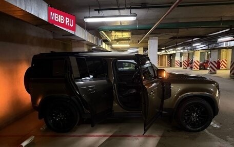 Land Rover Defender II, 2021 год, 7 300 000 рублей, 6 фотография