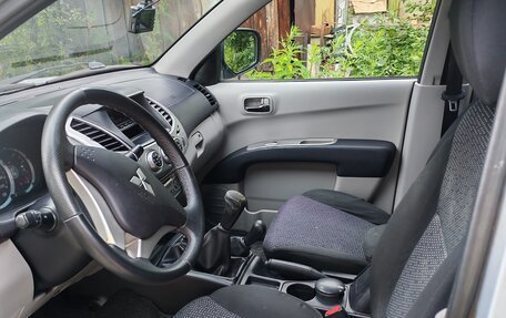 Mitsubishi L200 IV рестайлинг, 2013 год, 1 550 000 рублей, 4 фотография