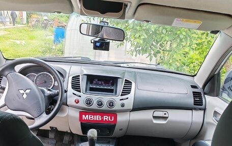 Mitsubishi L200 IV рестайлинг, 2013 год, 1 550 000 рублей, 6 фотография