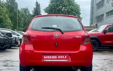 Toyota Yaris III рестайлинг, 2007 год, 440 000 рублей, 5 фотография