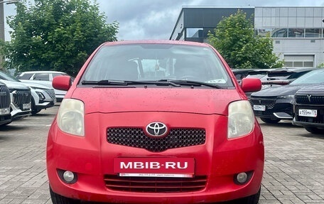 Toyota Yaris III рестайлинг, 2007 год, 440 000 рублей, 2 фотография