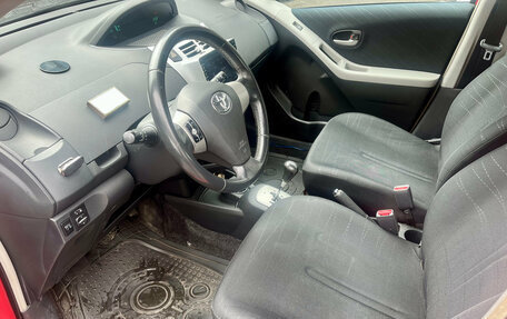 Toyota Yaris III рестайлинг, 2007 год, 440 000 рублей, 7 фотография
