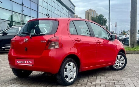 Toyota Yaris III рестайлинг, 2007 год, 440 000 рублей, 6 фотография