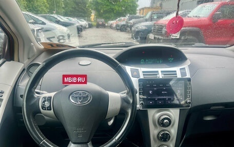 Toyota Yaris III рестайлинг, 2007 год, 440 000 рублей, 8 фотография