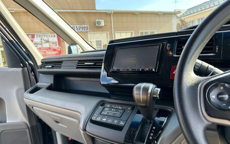 Honda Stepwgn IV, 2016 год, 1 325 000 рублей, 14 фотография