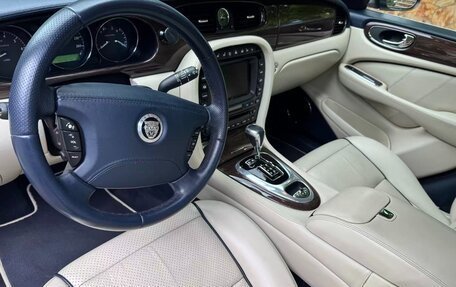 Jaguar XJ III (X350), 2008 год, 5 200 000 рублей, 8 фотография