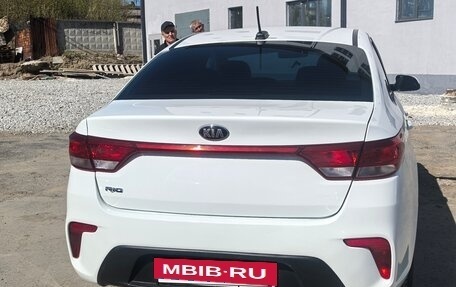 KIA Rio IV, 2019 год, 700 000 рублей, 3 фотография