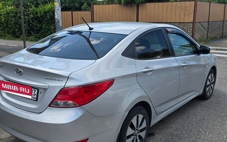 Hyundai Solaris II рестайлинг, 2015 год, 850 000 рублей, 4 фотография