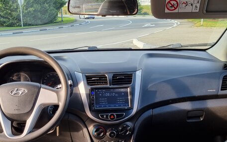Hyundai Solaris II рестайлинг, 2015 год, 850 000 рублей, 10 фотография