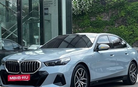 BMW 5 серия, 2024 год, 4 773 000 рублей, 2 фотография