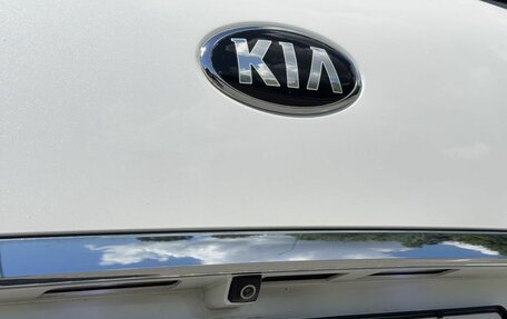 KIA Carnival III, 2015 год, 2 100 000 рублей, 9 фотография