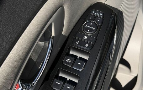 KIA Carnival III, 2015 год, 2 100 000 рублей, 12 фотография