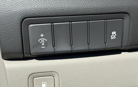 KIA Carnival III, 2015 год, 2 100 000 рублей, 13 фотография