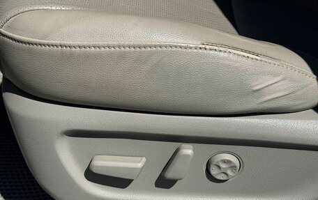 KIA Carnival III, 2015 год, 2 100 000 рублей, 14 фотография