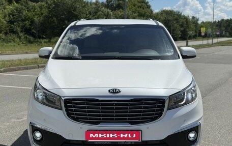 KIA Carnival III, 2015 год, 2 100 000 рублей, 2 фотография