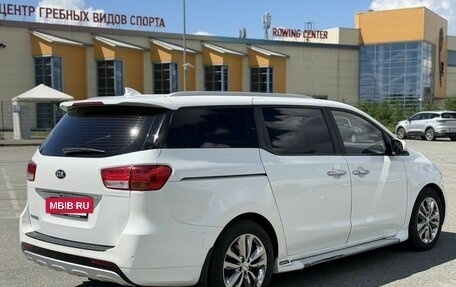 KIA Carnival III, 2015 год, 2 100 000 рублей, 6 фотография