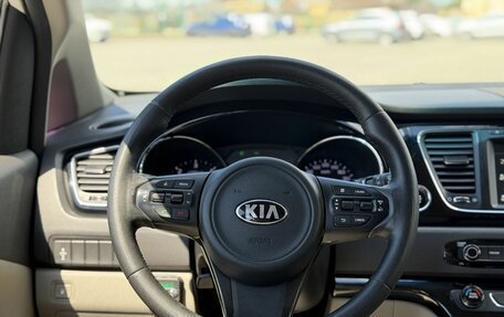 KIA Carnival III, 2015 год, 2 100 000 рублей, 17 фотография