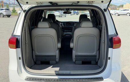 KIA Carnival III, 2015 год, 2 100 000 рублей, 29 фотография