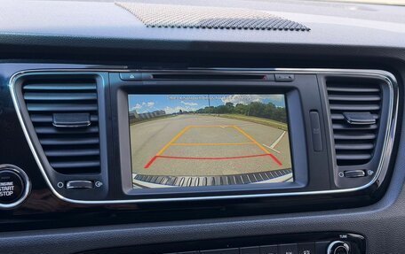KIA Carnival III, 2015 год, 2 100 000 рублей, 21 фотография