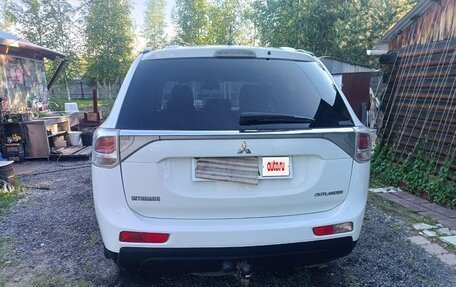 Mitsubishi Outlander III рестайлинг 3, 2012 год, 1 650 000 рублей, 5 фотография