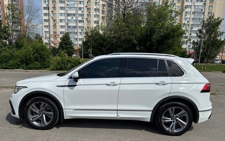 Volkswagen Tiguan II, 2020 год, 3 090 000 рублей, 2 фотография