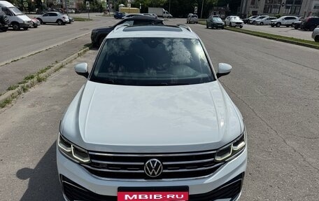 Volkswagen Tiguan II, 2020 год, 3 090 000 рублей, 6 фотография