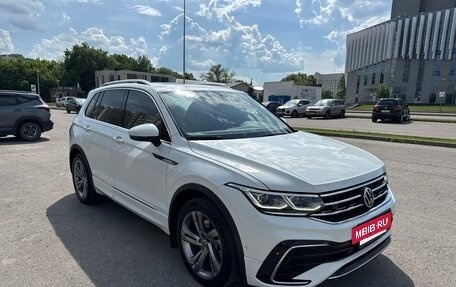 Volkswagen Tiguan II, 2020 год, 3 090 000 рублей, 5 фотография