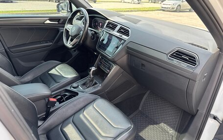 Volkswagen Tiguan II, 2020 год, 3 090 000 рублей, 16 фотография