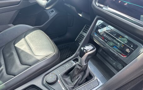 Volkswagen Tiguan II, 2020 год, 3 090 000 рублей, 26 фотография