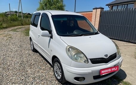 Toyota FunCargo, 2003 год, 390 000 рублей, 2 фотография