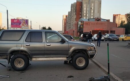 Toyota Hilux Surf I, 1988 год, 600 000 рублей, 3 фотография