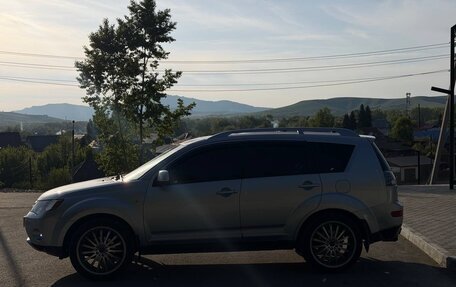 Mitsubishi Outlander III рестайлинг 3, 2007 год, 1 395 000 рублей, 3 фотография