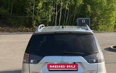 Mitsubishi Outlander III рестайлинг 3, 2007 год, 1 395 000 рублей, 4 фотография